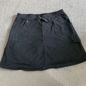 Black skort